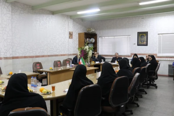 در حاشیه برگزاری اولین جشنواره کشوری نوآوری های علمی و پژوهشی:

بازدید دکتر مهرمحمدی از پردیس فاطمه الزهرا(س) یزد 14