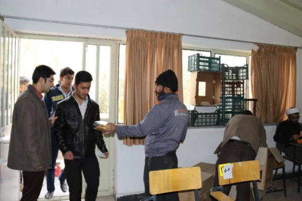 در پردیس شهیدان پاک نژاد یزد برگزار شد:

 مراسم بزرگداشت روز 12 بهمن با افراشتن پرچم مقدس جمهوری اسلامی ایران 10