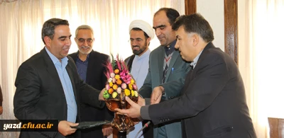 برگزاری جلسه تکریم از بازنشستگان دانشگاه فرهنگیان یزد