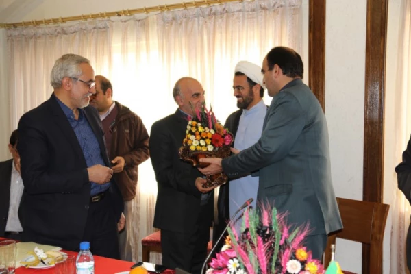 برگزاری جلسه تکریم از بازنشستگان دانشگاه فرهنگیان یزد 8