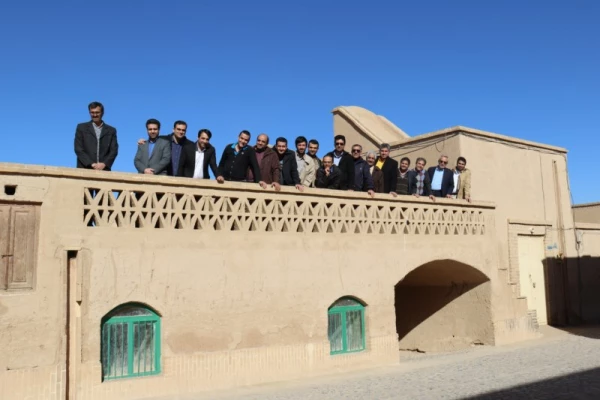 با هدف شناخت و آشنایی با جاذبه های تاریخی، فرهنگی، گردشگری استان :

بازدید کارکنان دانشگاه فرهنگیان یزد از اماکن گردشگری و تاریخی استان یزد 9