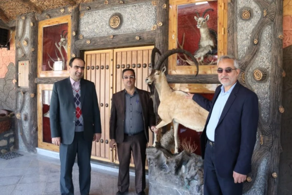 با هدف شناخت و آشنایی با جاذبه های تاریخی، فرهنگی، گردشگری استان :

بازدید کارکنان دانشگاه فرهنگیان یزد از اماکن گردشگری و تاریخی استان یزد 18