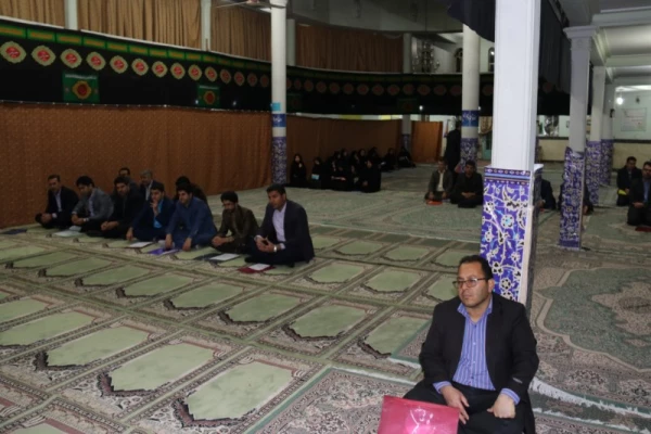 در راستای هماهنگی بین اساتید دانشگاه فرهنگیان یزد در نیمسال دوم سال تحصیلی:

برگزاری نشست گروه های آموزشی 7