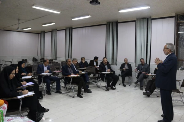 در راستای هماهنگی بین اساتید دانشگاه فرهنگیان یزد در نیمسال دوم سال تحصیلی:

برگزاری نشست گروه های آموزشی 13