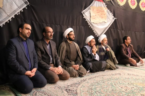 یادگار دوران دفاع مقدس در دومین یادواره 70 شهید دانشجوی دانشگاه فرهنگیان یزد:

لبیک به ندای رهبر سفارش مشترک همه شهدا است 3