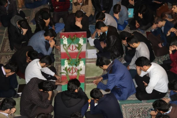 در ایام شهادت حضرت زهرا(س) :

عطر شهادت در فضای دانشگاه فرهنگیان یزد پیچید.
 6