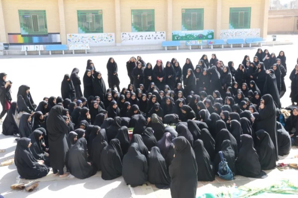 در ایام شهادت حضرت زهرا(س) :

عطر شهادت در فضای دانشگاه فرهنگیان یزد پیچید.
 10