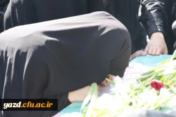 در ایام شهادت حضرت زهرا(س) :

عطر شهادت در فضای دانشگاه فرهنگیان یزد پیچید.
 13