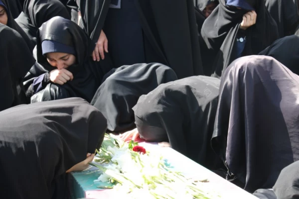 در ایام شهادت حضرت زهرا(س) :

عطر شهادت در فضای دانشگاه فرهنگیان یزد پیچید.
 14