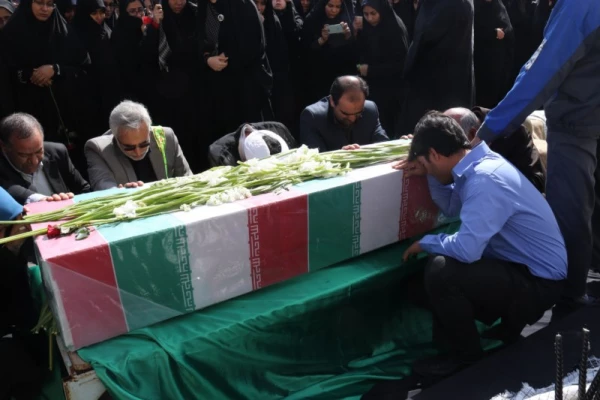 در ایام شهادت حضرت زهرا(س) :

عطر شهادت در فضای دانشگاه فرهنگیان یزد پیچید.
 15