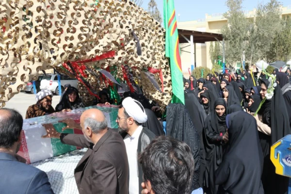 در ایام شهادت حضرت زهرا(س) :

عطر شهادت در فضای دانشگاه فرهنگیان یزد پیچید.
 20