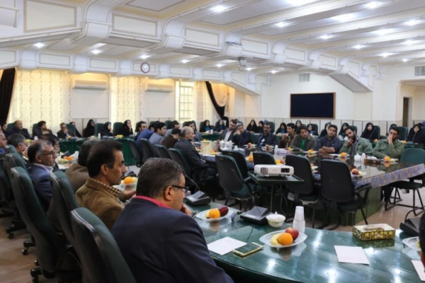 نشست صمیمانه تقدیر از زحمات یک ساله همکاران پردیس های استانی در سال 95  10