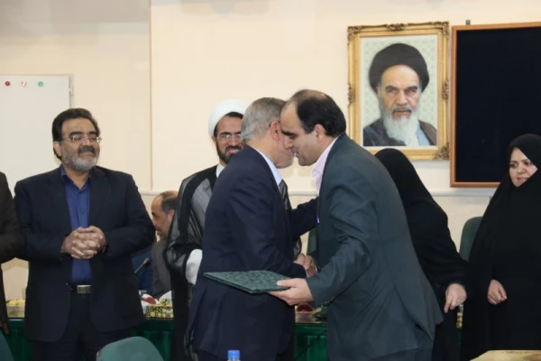 نشست صمیمانه تقدیر از زحمات یک ساله همکاران پردیس های استانی در سال 95  18