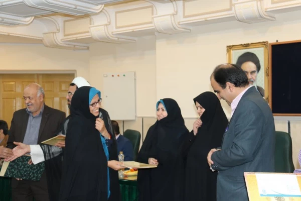 نشست صمیمانه تقدیر از زحمات یک ساله همکاران پردیس های استانی در سال 95  19