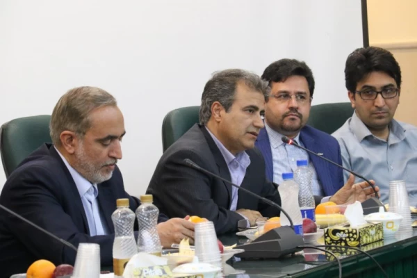 نشست صمیمانه تقدیر از زحمات یک ساله همکاران پردیس های استانی در سال 95  15