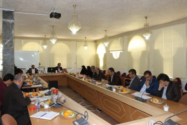 با هدف تببین ساختار شورایی دانشگاه فرهنگیان و اجرایی کردن این ساختار در استان:

اولین جلسه شورای مدیریت امور پردیس های استانی دانشگاه فرهنگیان یزد برگزار شد.
 4