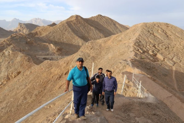 به مناسبت هفته سلامت؛

همایش ورزش صبحگاهی کارکنان پردیس های استانی دانشگاه در پارک کوهستان برگزار شد 
 7