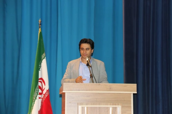 در پردیس شهیدان پاک نژاد یزد برگزار شد:

کارگاه آموزشی « یزدشناسی و قابلیت های گردشگری یزد »  4