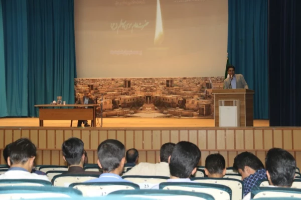 در پردیس شهیدان پاک نژاد یزد برگزار شد:

کارگاه آموزشی « یزدشناسی و قابلیت های گردشگری یزد »  6