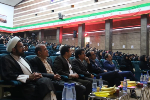 در راستای توافق نامه ی فی مابین دانشگاه فرهنگیان یزد و دانشگاه علوم پزشکی شهید صدوقی:

همایش بزرگ رمز و راز یک ازدواج موفق برگزار شد
 7