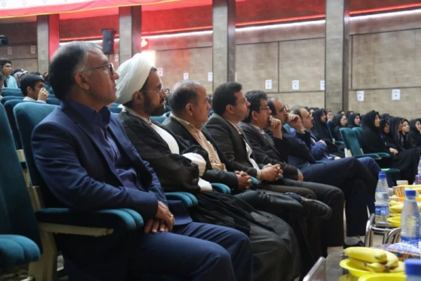 در راستای توافق نامه ی فی مابین دانشگاه فرهنگیان یزد و دانشگاه علوم پزشکی شهید صدوقی:

همایش بزرگ رمز و راز یک ازدواج موفق برگزار شد
 9