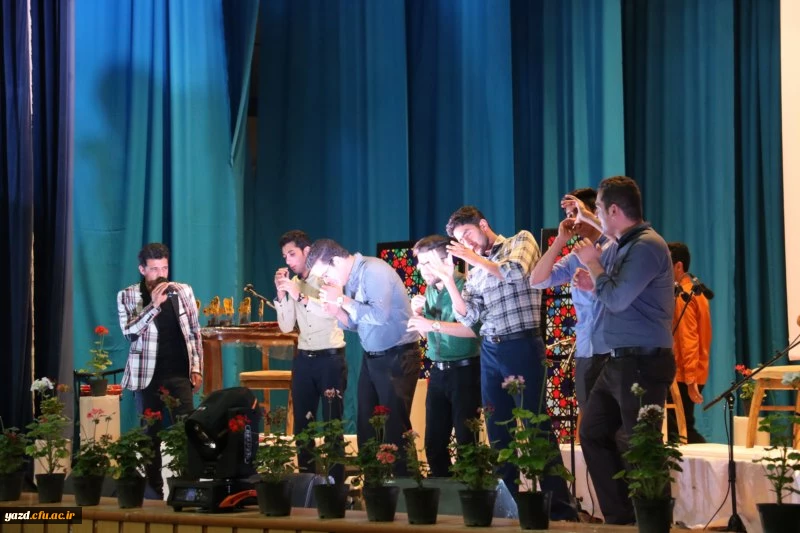 در راستای توافق نامه ی فی مابین دانشگاه فرهنگیان یزد و دانشگاه علوم پزشکی شهید صدوقی:

همایش بزرگ رمز و راز یک ازدواج موفق برگزار شد
 21