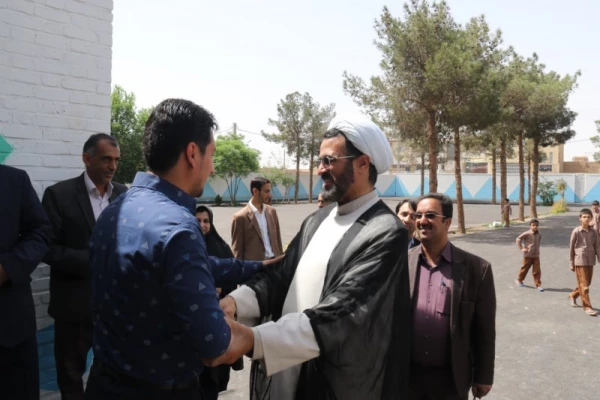 به مناسبت هفته بزرگداشت مقام شامخ معلم :

دیدار صمیمانه مسئولان دانشگاه فرهنگیان یزد با دانش آموختگان دانشگاه در مدارس استان
 21