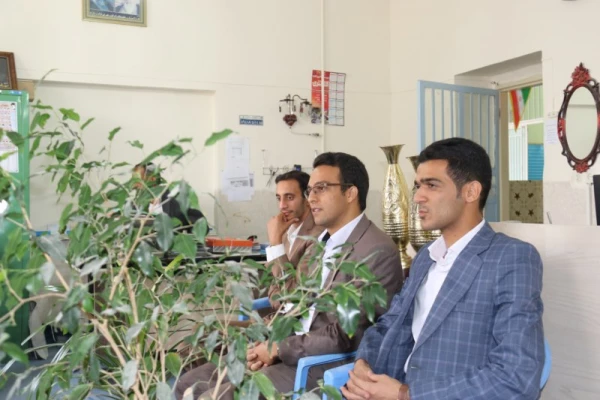 به مناسبت هفته بزرگداشت مقام شامخ معلم :

دیدار صمیمانه مسئولان دانشگاه فرهنگیان یزد با دانش آموختگان دانشگاه در مدارس استان
 24