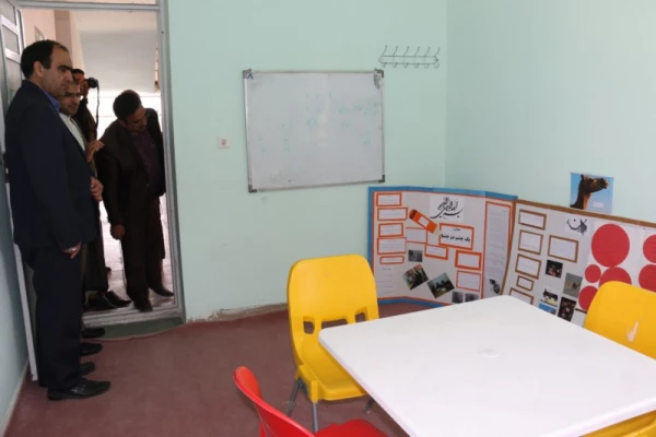 به مناسبت هفته بزرگداشت مقام شامخ معلم :

دیدار صمیمانه مسئولان دانشگاه فرهنگیان یزد با دانش آموختگان دانشگاه در مدارس استان
 15