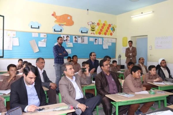 به مناسبت هفته بزرگداشت مقام شامخ معلم :

دیدار صمیمانه مسئولان دانشگاه فرهنگیان یزد با دانش آموختگان دانشگاه در مدارس استان
 33