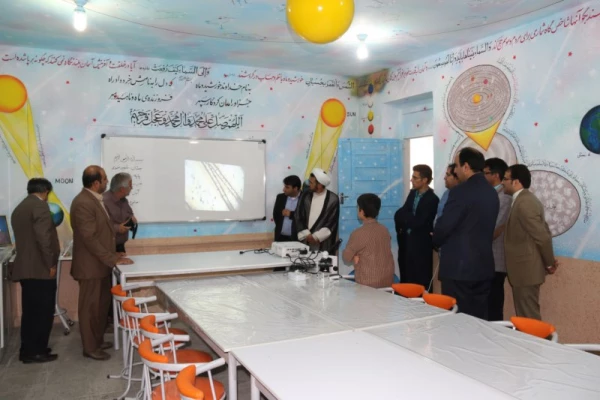 به مناسبت هفته بزرگداشت مقام شامخ معلم :

دیدار صمیمانه مسئولان دانشگاه فرهنگیان یزد با دانش آموختگان دانشگاه در مدارس استان
 19