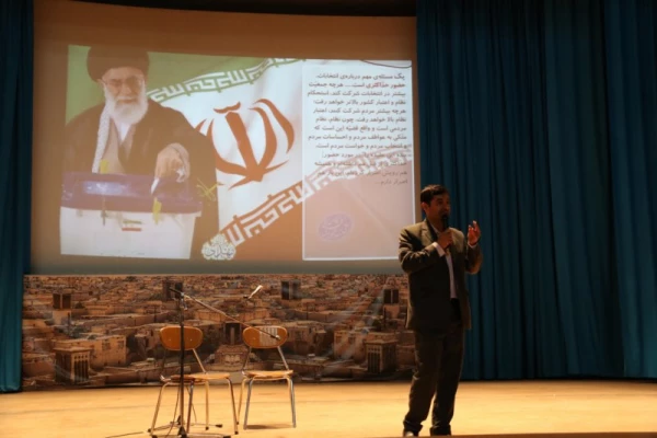 به مناسبت روزجوان در پردیس شهیدان پاک نژاد برگزار شد:

همایش جوانان، ورزش، سلامت و ایمنی
 10