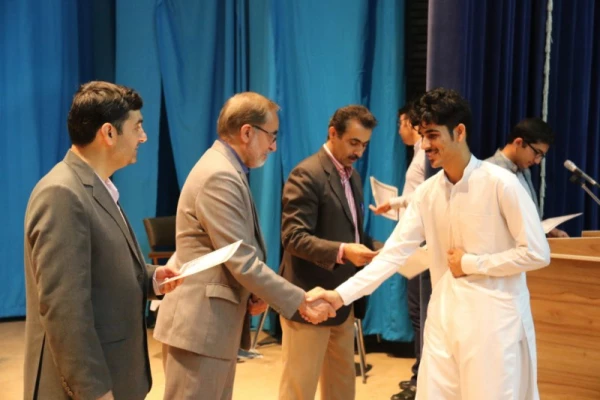 به مناسبت روزجوان در پردیس شهیدان پاک نژاد برگزار شد:

همایش جوانان، ورزش، سلامت و ایمنی
 16