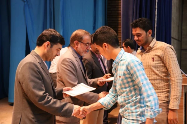 به مناسبت روزجوان در پردیس شهیدان پاک نژاد برگزار شد:

همایش جوانان، ورزش، سلامت و ایمنی
 18