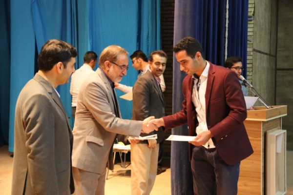 به مناسبت روزجوان در پردیس شهیدان پاک نژاد برگزار شد:

همایش جوانان، ورزش، سلامت و ایمنی
 20