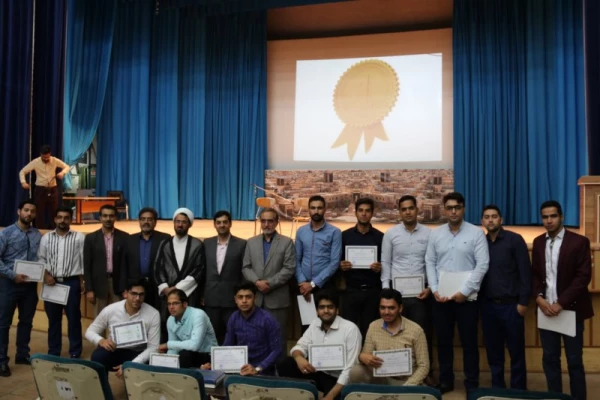 به مناسبت روزجوان در پردیس شهیدان پاک نژاد برگزار شد:

همایش جوانان، ورزش، سلامت و ایمنی
 21