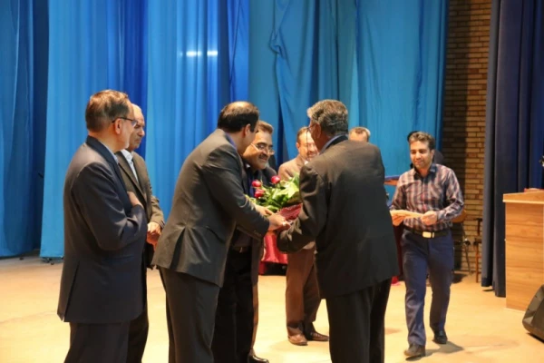 برگزاری مراسم جشن بزرگداشت مقام معلم و تجلیل از پیشکسوتان تربیت معلم 32