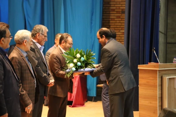 برگزاری مراسم جشن بزرگداشت مقام معلم و تجلیل از پیشکسوتان تربیت معلم 33