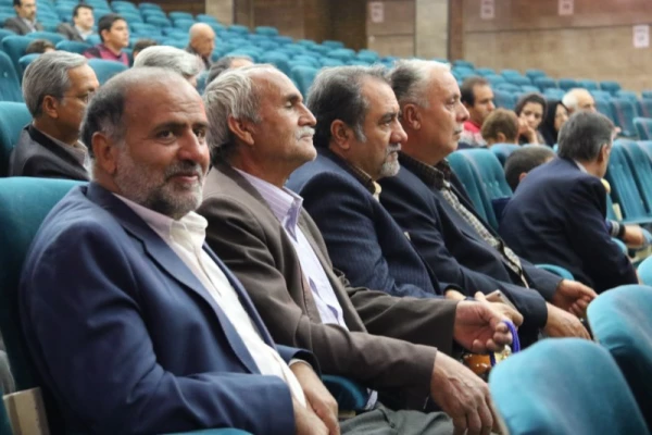 برگزاری مراسم جشن بزرگداشت مقام معلم و تجلیل از پیشکسوتان تربیت معلم 38