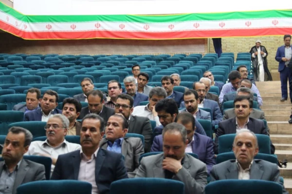 در راستای هماهنگی بین اساتید دانشگاه فرهنگیان یزد:

برگزاری سومین  نشست گروه های آموزشی در سال تحصیلی 96-95 5