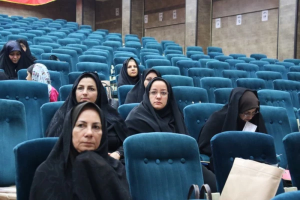 در راستای هماهنگی بین اساتید دانشگاه فرهنگیان یزد:

برگزاری سومین  نشست گروه های آموزشی در سال تحصیلی 96-95 7