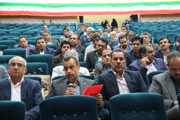 در راستای هماهنگی بین اساتید دانشگاه فرهنگیان یزد:

برگزاری سومین  نشست گروه های آموزشی در سال تحصیلی 96-95 22