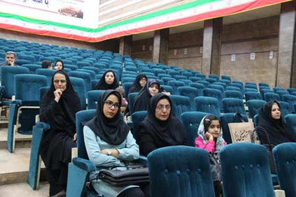 در راستای هماهنگی بین اساتید دانشگاه فرهنگیان یزد:

برگزاری سومین  نشست گروه های آموزشی در سال تحصیلی 96-95 11