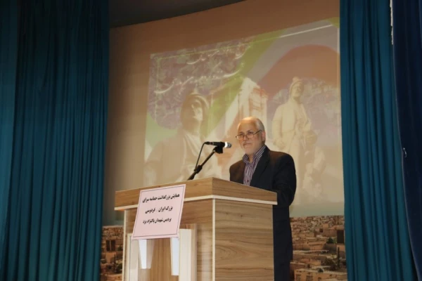 به مناسبت 25 اردیبهشت ماه:

همایش بزرگداشت فردوسی در پردیس شهیدان پاک نژاد یزد برگزار شد
 3