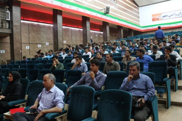 به میزبانی پردیس شهیدان پاک نژاد یزد برگزار شد:

همایش سفیران سلامت دانشجویی
 4