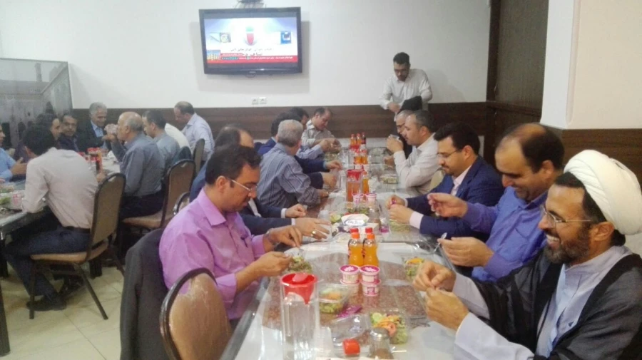 ضیافت افطار تجلیل از بازنشستگان سال های 94 و 95 دانشگاه فرهنگیان یزد 3