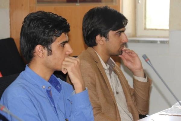 نشست صمیمی مسئولان تشکل ها و انجمن های علمی دانشجویی با مدیر استانی دانشگاه فرهنگیان یزد 7