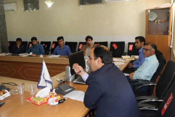 نشست صمیمی مسئولان تشکل ها و انجمن های علمی دانشجویی با مدیر استانی دانشگاه فرهنگیان یزد 8