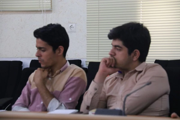 نشست صمیمی مسئولان تشکل ها و انجمن های علمی دانشجویی با مدیر استانی دانشگاه فرهنگیان یزد 9