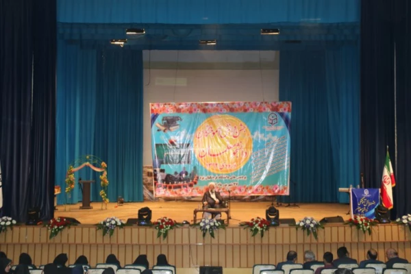 آیت الله ناصری در جشن دانش آموختگی دانشجومعلمان ورودی 92 پردیس های استانی یزد:

در حرفه معلمی احساس مسئولیت کنید چون پیش خدا پاسخگو خواهید بود 3